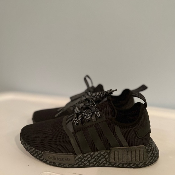 adidas gazelle silver green womens Adidas NMD R1 Japan Triple Black